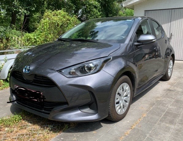 Toyota Yaris 2023 1.5 Hybrid e-CVT Dynamic - 12873 km, Auto's, Dealer onderhouden, Stof, Adaptive Cruise Control, 1490 cc