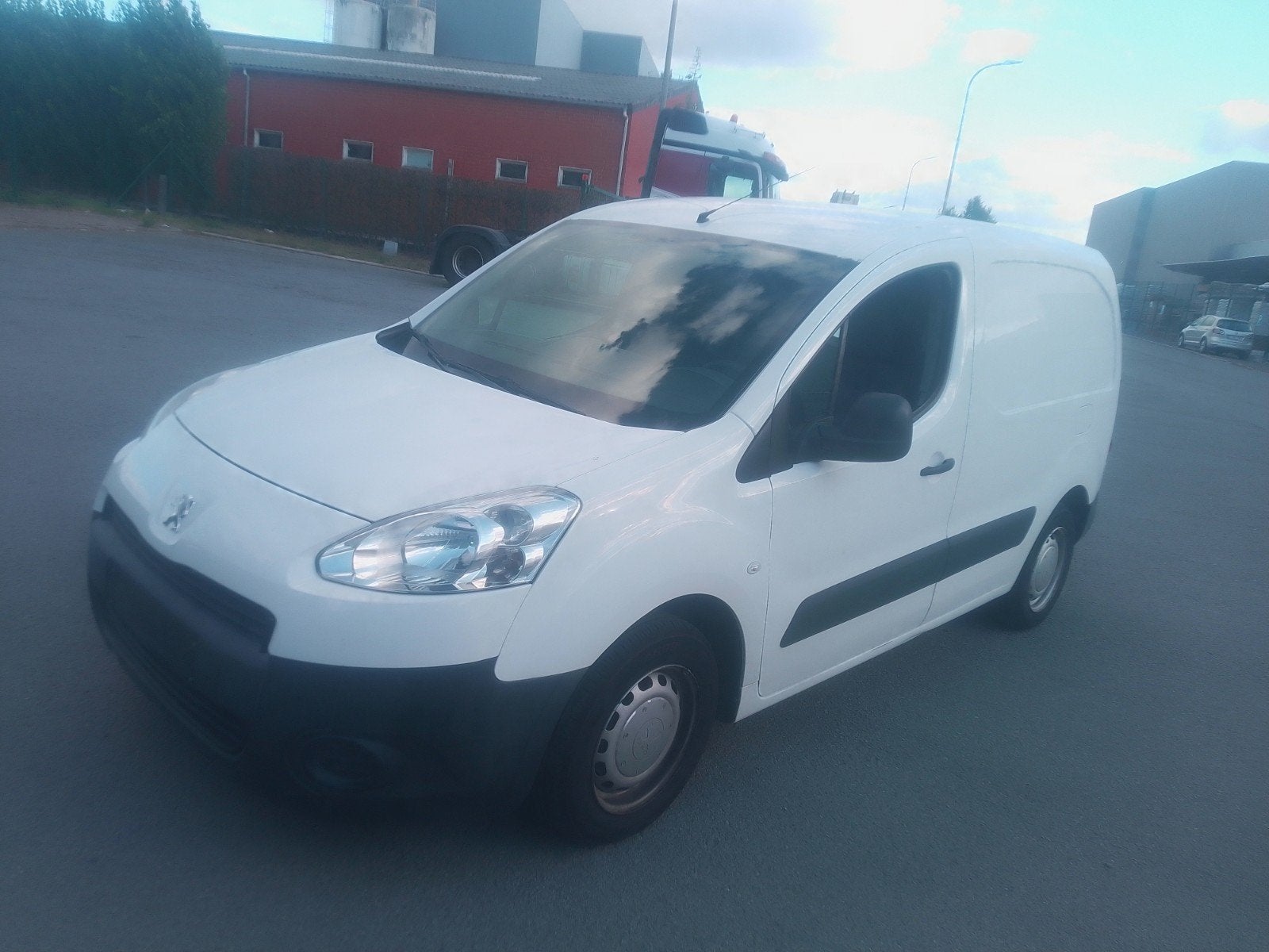 peugeot partner 2013 1.6hdi, Electronic Stability Program (ESP), 1600 cc, Wit, Particulier