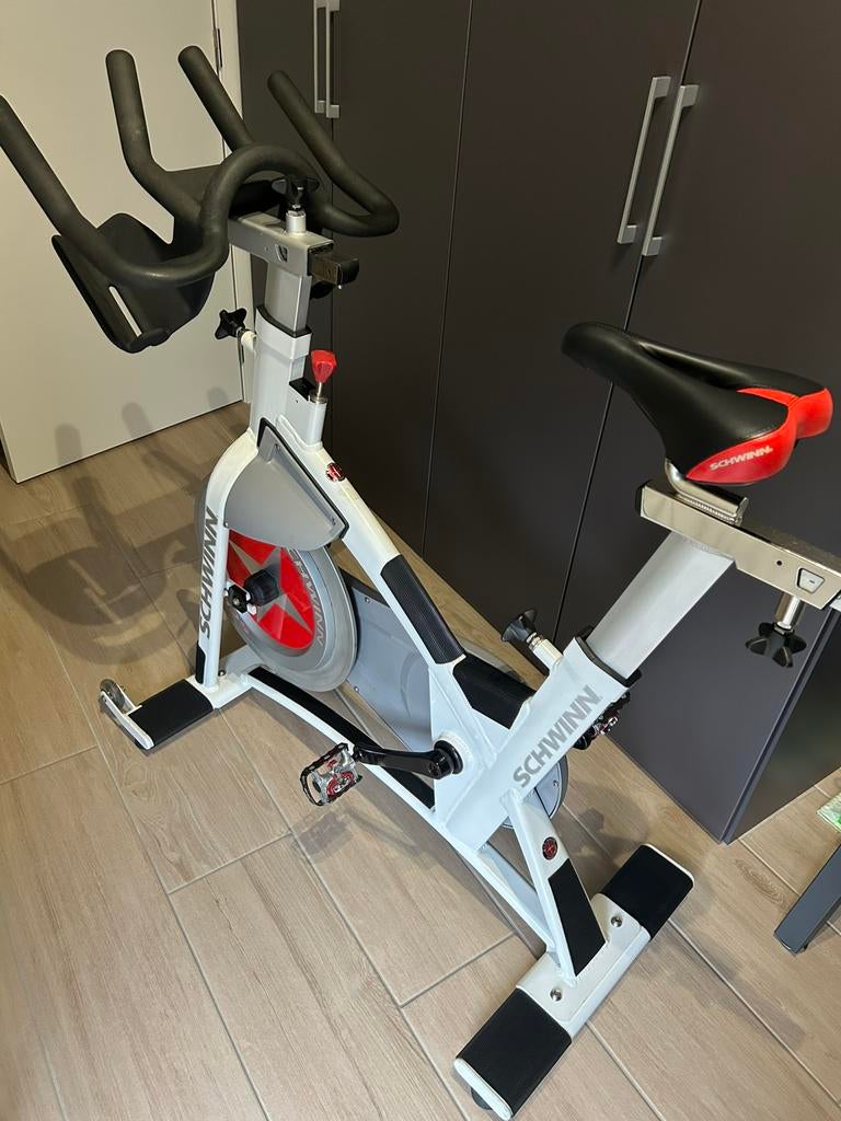 Spinningfiets, Sport en Fitness, Ophalen, Gebruikt, Overige materialen, Spinningfiets