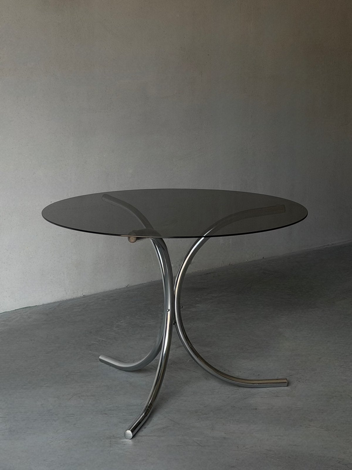 Vintage design Gastone Rianldi ronde eettafel, Huis en Inrichting, Ophalen, Zo goed als nieuw