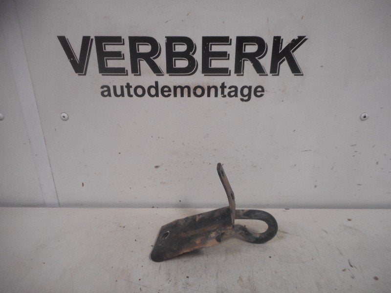 OEILLET DE REMORQUAGE AVANT Audi 100 Avant Quattro (C4), Auto-Union-Straße  1,
85057  Ingolstadt, DE, Info@audi.de, Audi, Utilisé