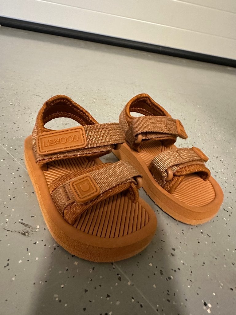 Sandalen Liewood, Kinderen en Baby's, Ophalen, Zo goed als nieuw, Schoenen