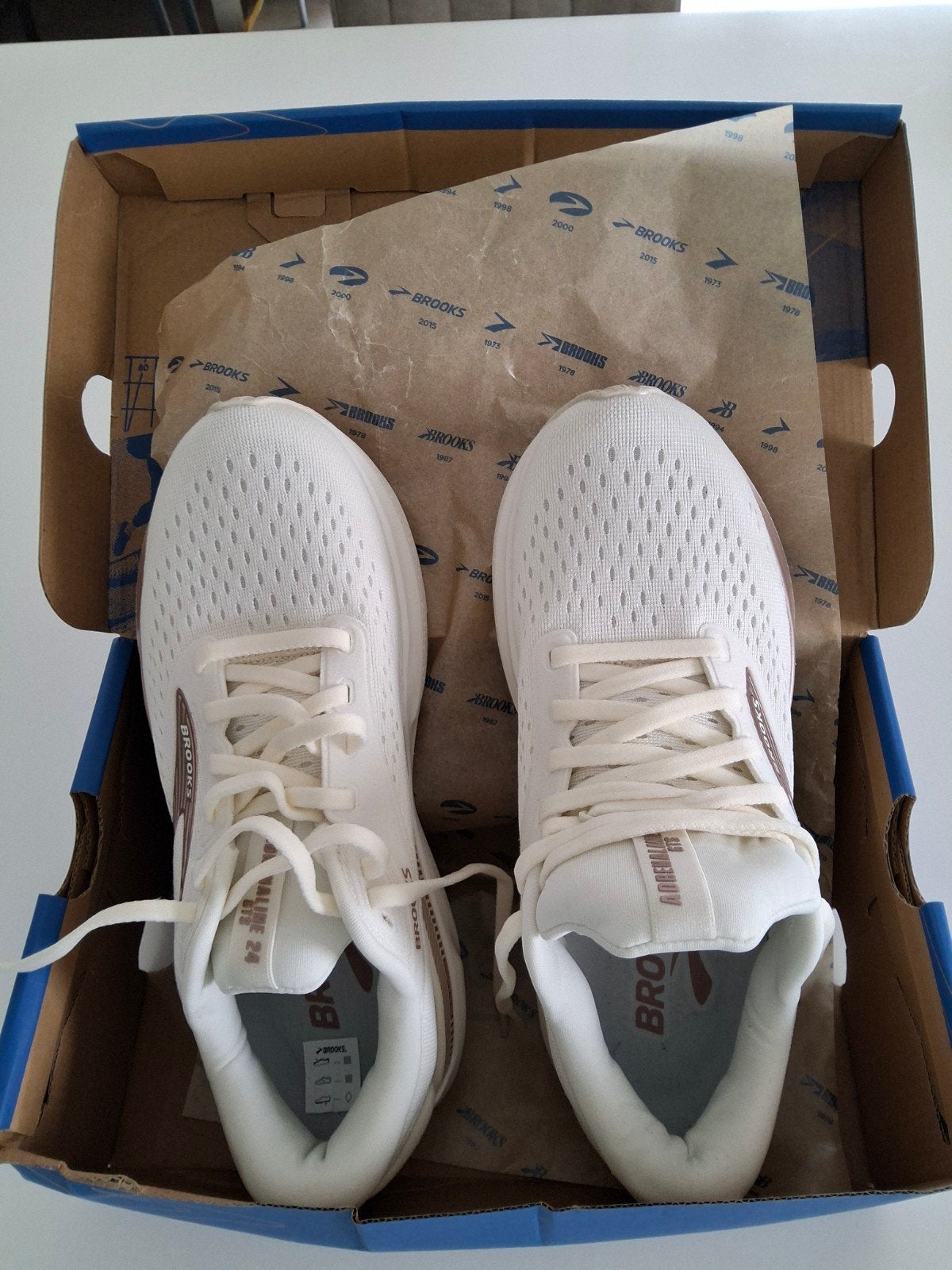 Baskets Brooks 39 blanc cassé, Enlèvement ou Envoi, Neuf, Chaussures