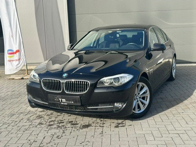 BMW 520D automaat 73.000km, Entreprise, Entretenue par le concessionnaire, Noir, Automatique