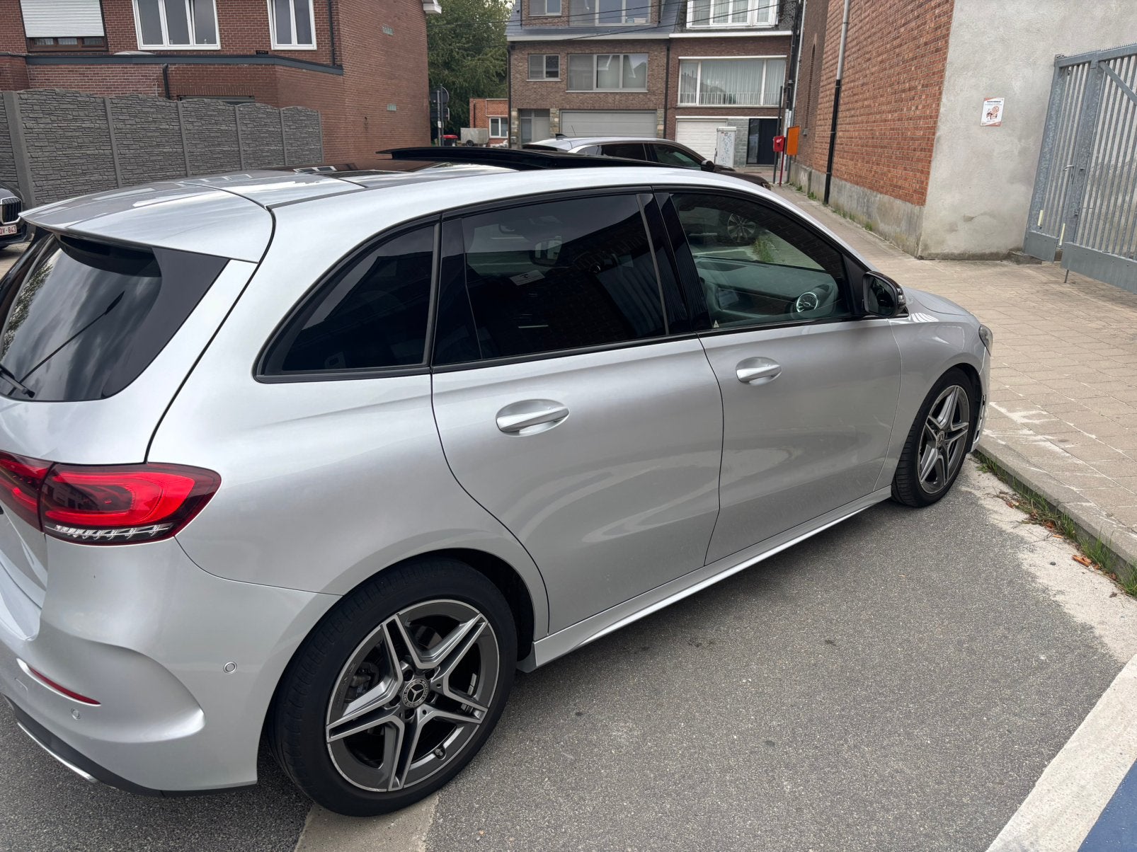 Mercedes classe b200, Autos, Argent ou Gris, Achat, Euro 6, Automatique
