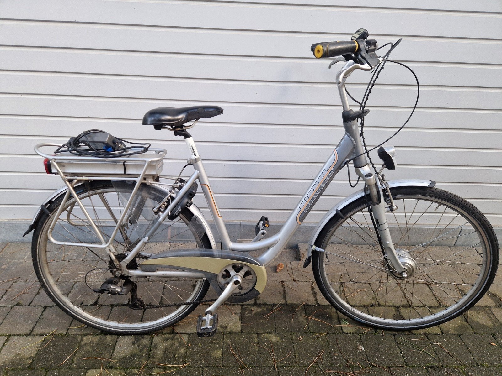 Bikkel elektrische fiets 100 euro  voor opmaak 0472109098, Ophalen
