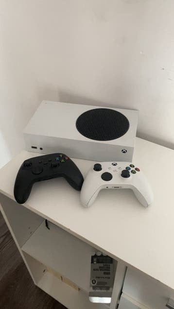 Xbox serie S + 2 manettes + 15jeux, Enlèvement ou Envoi, Xbox Series S