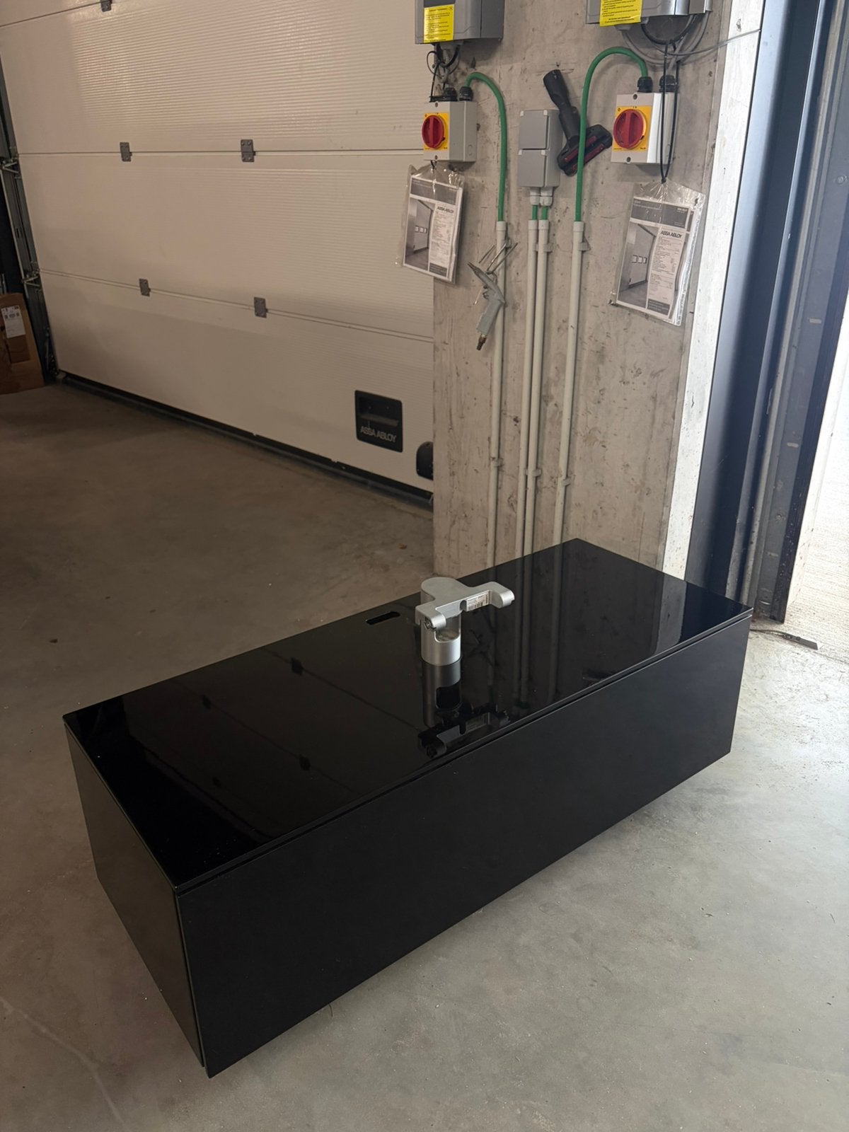 Meuble TV individuel Loewe NP : 2 000€ ‼️, Enlèvement