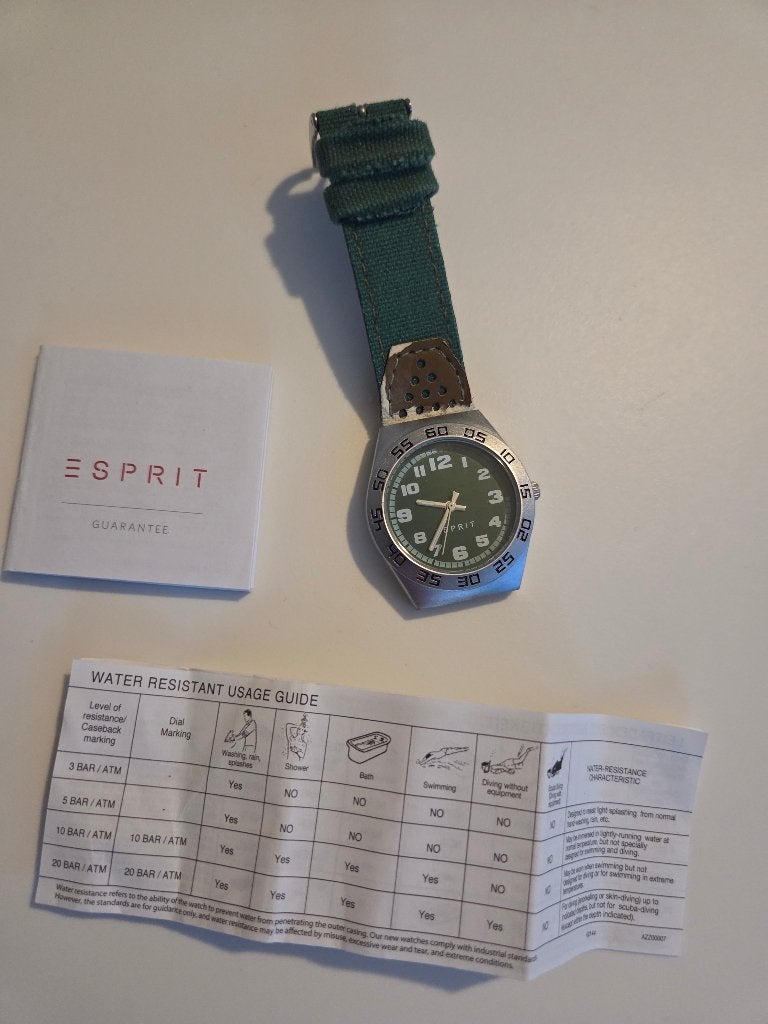 Polshorloge kind spatwaterdicht esprit, Handtassen en Accessoires, Horloges | Kinderen, Ophalen, Gebruikt, Groen, Jongen of Meisje