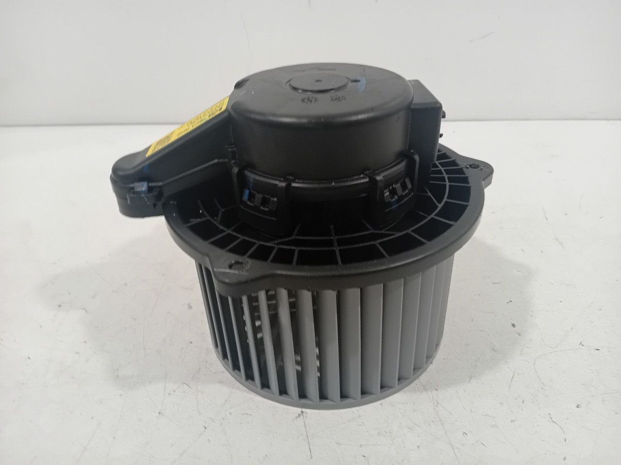 Kachel ventilator motor Hyundai Bayon, Onderdelen@venauto.nl, Van der Ven Autorecycling B.V., Gebruikt, Ettenseweg 76, 4706 PB Roosendaal, The Netherlands