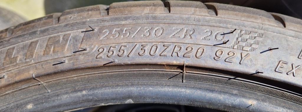 Pneus de voiture MICHELIN 255/30RZ20 92Y, Enlèvement
