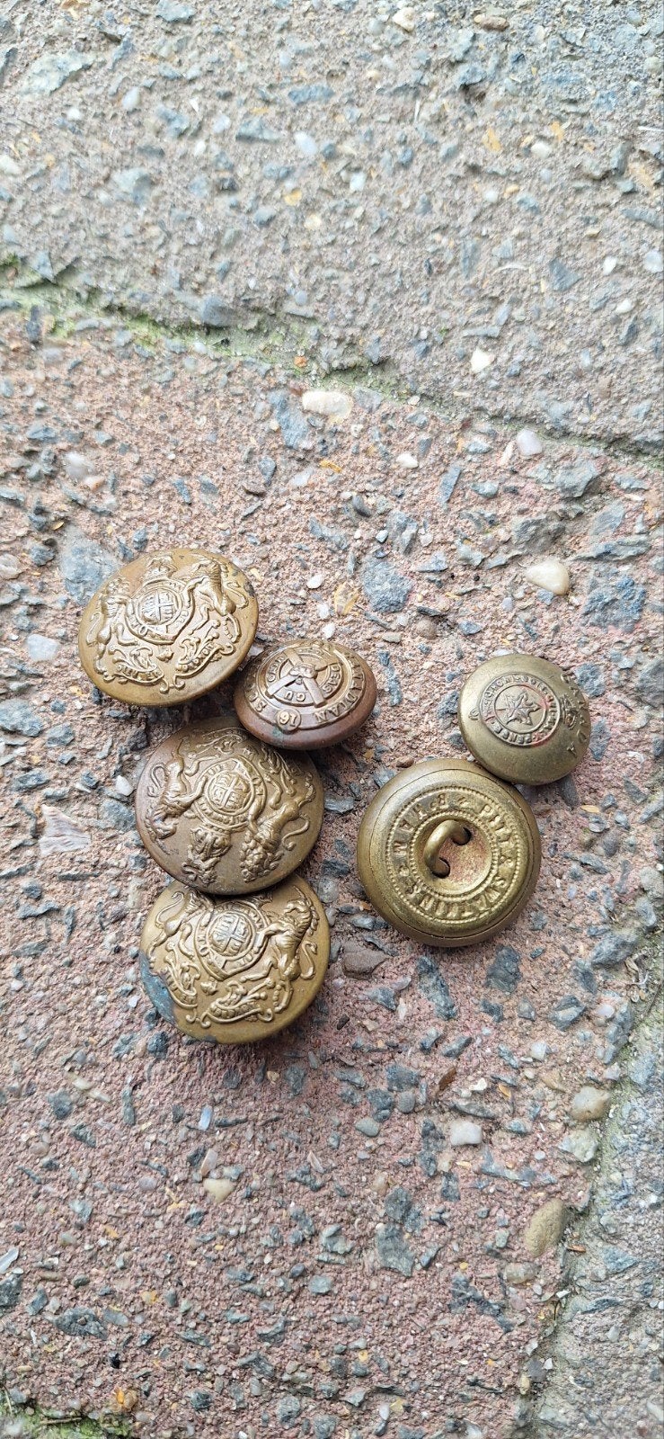 Lot boutons Anglais/Canadien, Enlèvement