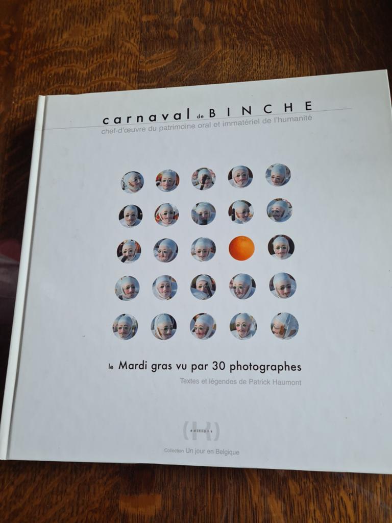 Livre sur le carnaval de Binche