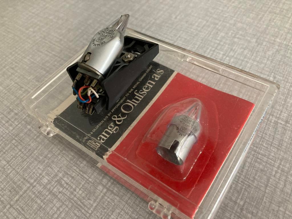 Bang & Olufsen SP12 op adapter, Audio, Tv en Foto, Verzenden, Zo goed als nieuw, Dual