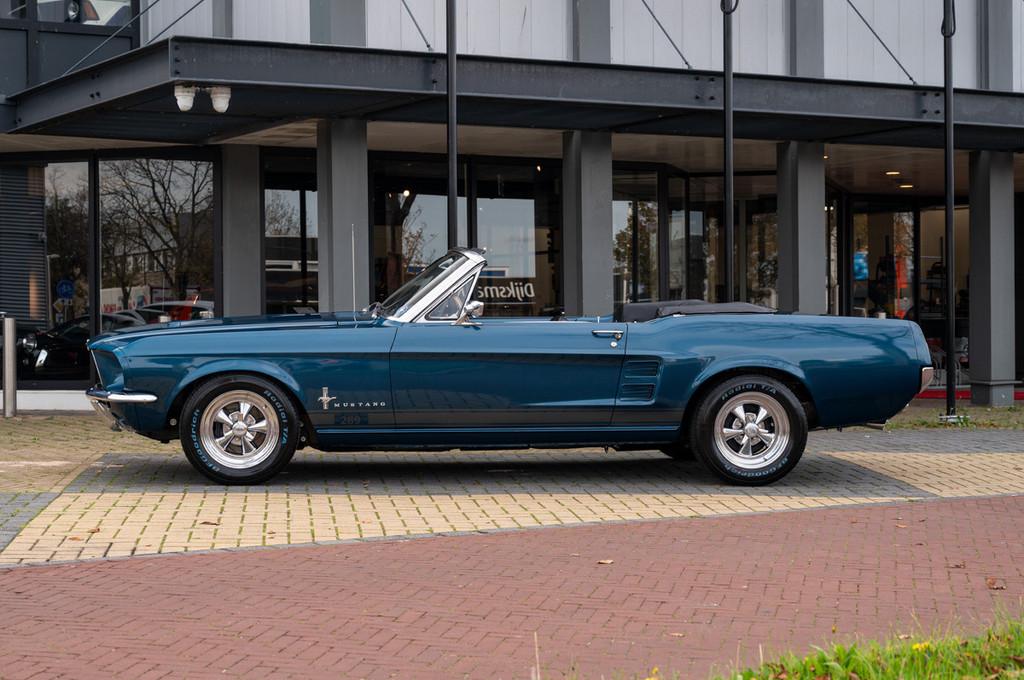 Ford Mustang 4.7 Convertible (bj 1967, automaat), Auto's, Automaat, 4733 cc, Zwart, Cabriolet