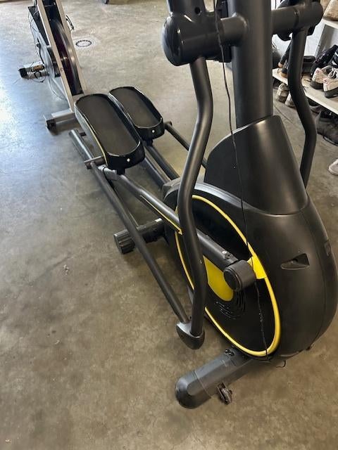 Crosstrainer + spinningfiets, Sport en Fitness, Ophalen, Benen, Aluminium, Zo goed als nieuw