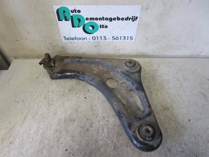 Bras de suspension avant gauche d'un Peugeot 207 (207 06-), -, 3 mois de garantie, Utilisé, -