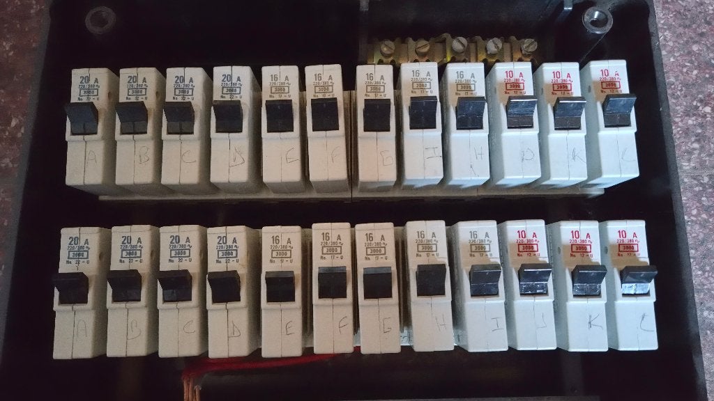Oude zekeringen, Doe-het-zelf en Bouw, Elektriciteit en Kabels, Ophalen, Gebruikt, Overige typen