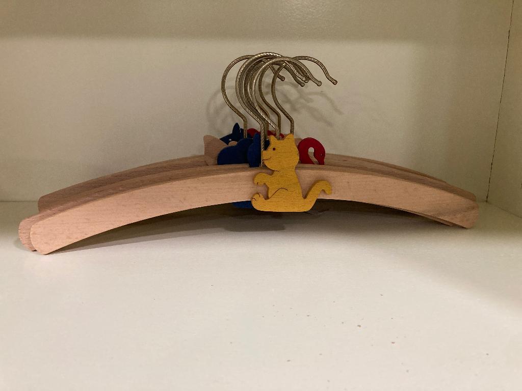 9houten kapstokken met figuur erop, Kinderen en Baby's, Ophalen of Verzenden, Zo goed als nieuw
