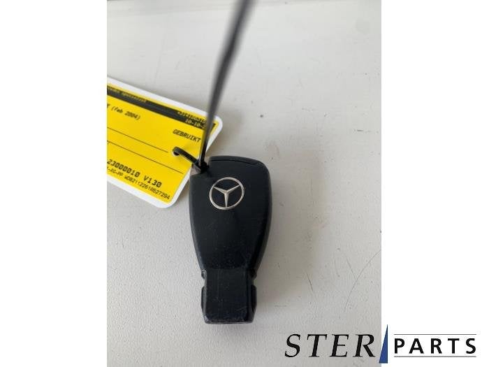 Clé d'un Mercedes E-Klasse, Autos : Pièces & Accessoires, Autres pièces automobiles, Mercedes-Benz, Utilisé, 3 mois de garantie