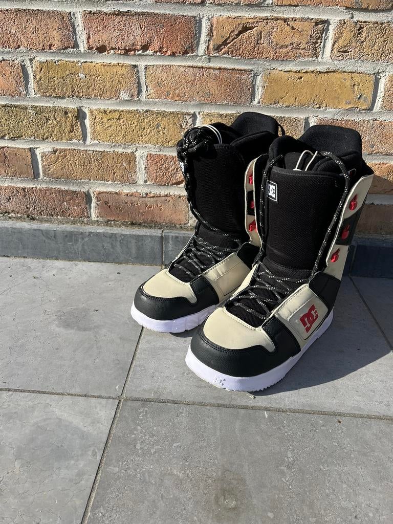 chaussures de snowboard, Sport en Fitness, Ophalen, Zo goed als nieuw, Schoenen