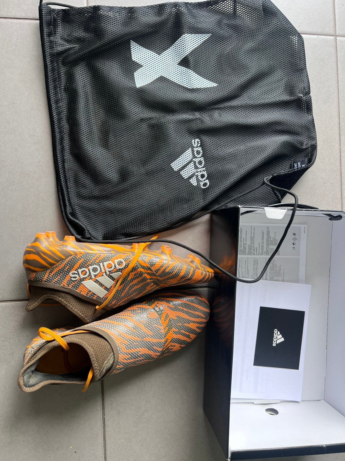 voetbalschoenen, Ophalen, Zo goed als nieuw