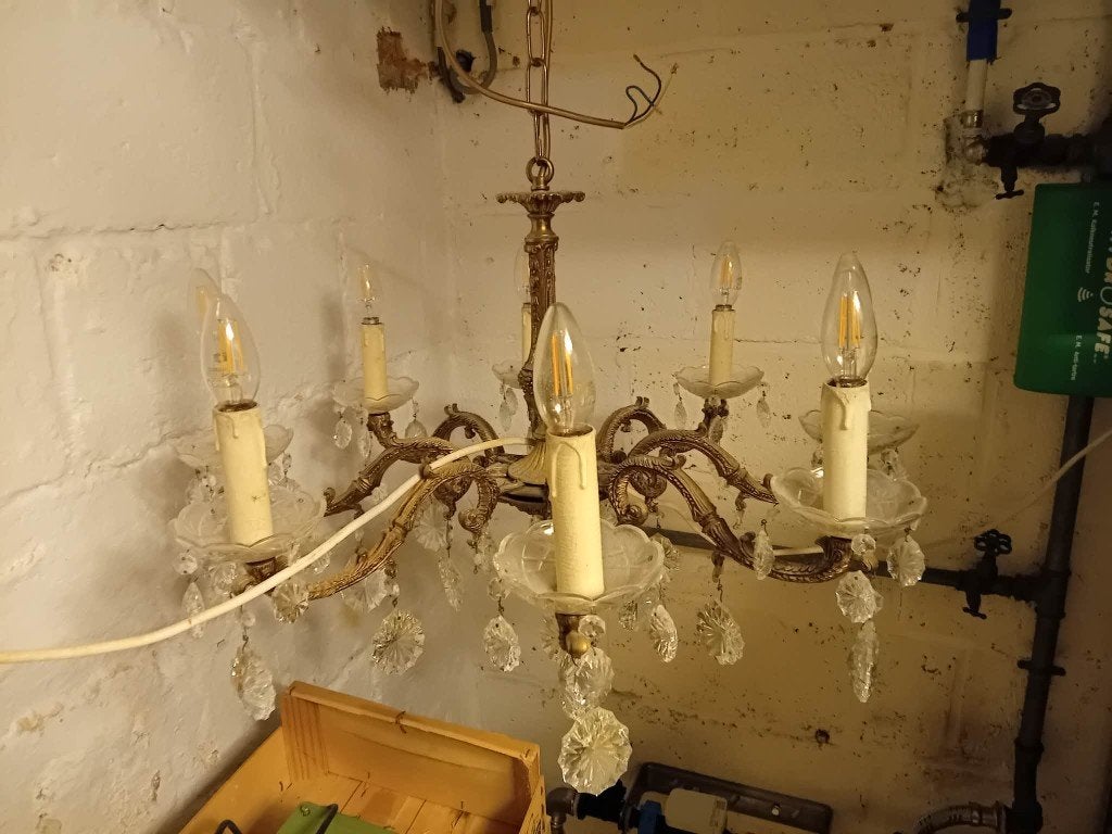 Koperen luster met kristallen, Ophalen