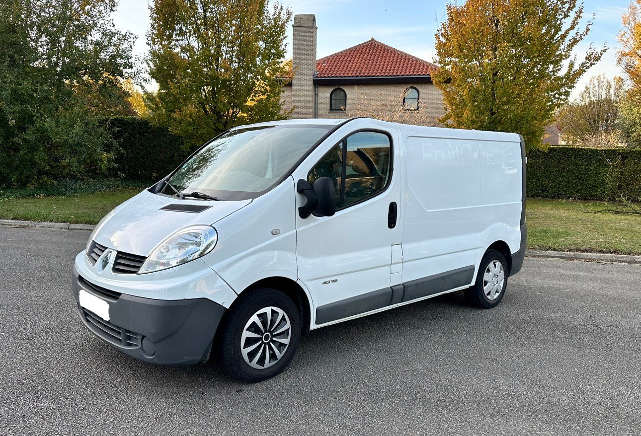 Renault trafic 2.0L diesel, Auto's, Zwart, Particulier, Overige carrosserie, Te koop