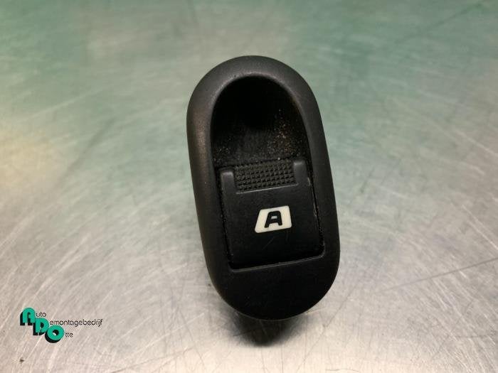 Commutateur vitre électrique d'un Citroen C3 (C3 02-), -, 3 mois de garantie, Utilisé, -