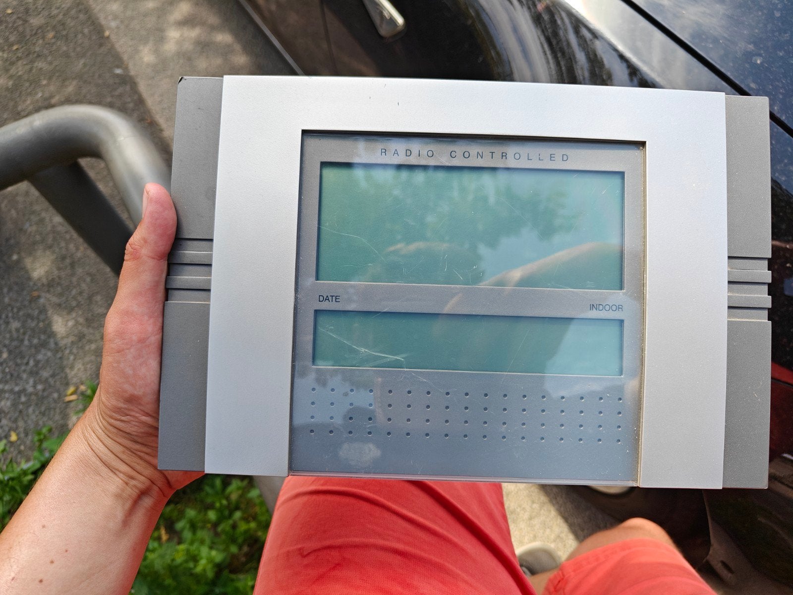 radiogestuurde digitale wandklok met weerststation-functies, Huis en Inrichting, Woonaccessoires | Klokken, Ophalen of Verzenden