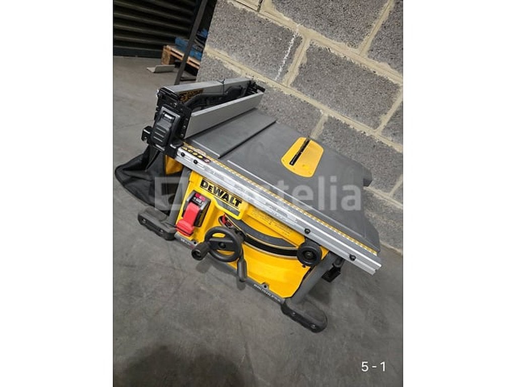 Scie sur table XR FlexVolt 54 V – sans batterie ni chargeu, Autos : Pièces & Accessoires