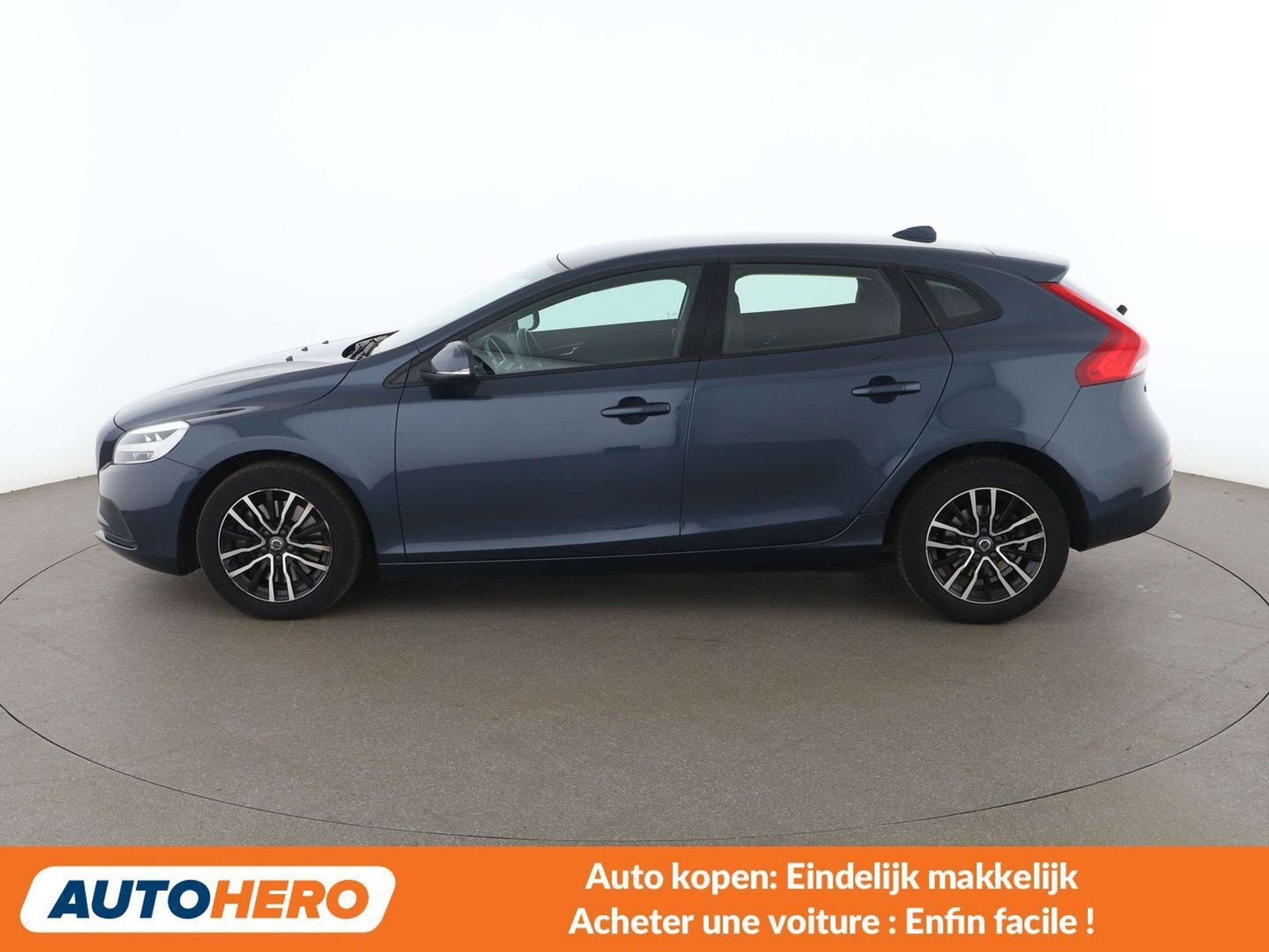 Volvo V40 1.5 Momentum (bj 2019, automaat), Auto's, 122 pk, Blauw, Overige brandstoffen, 5 deurs