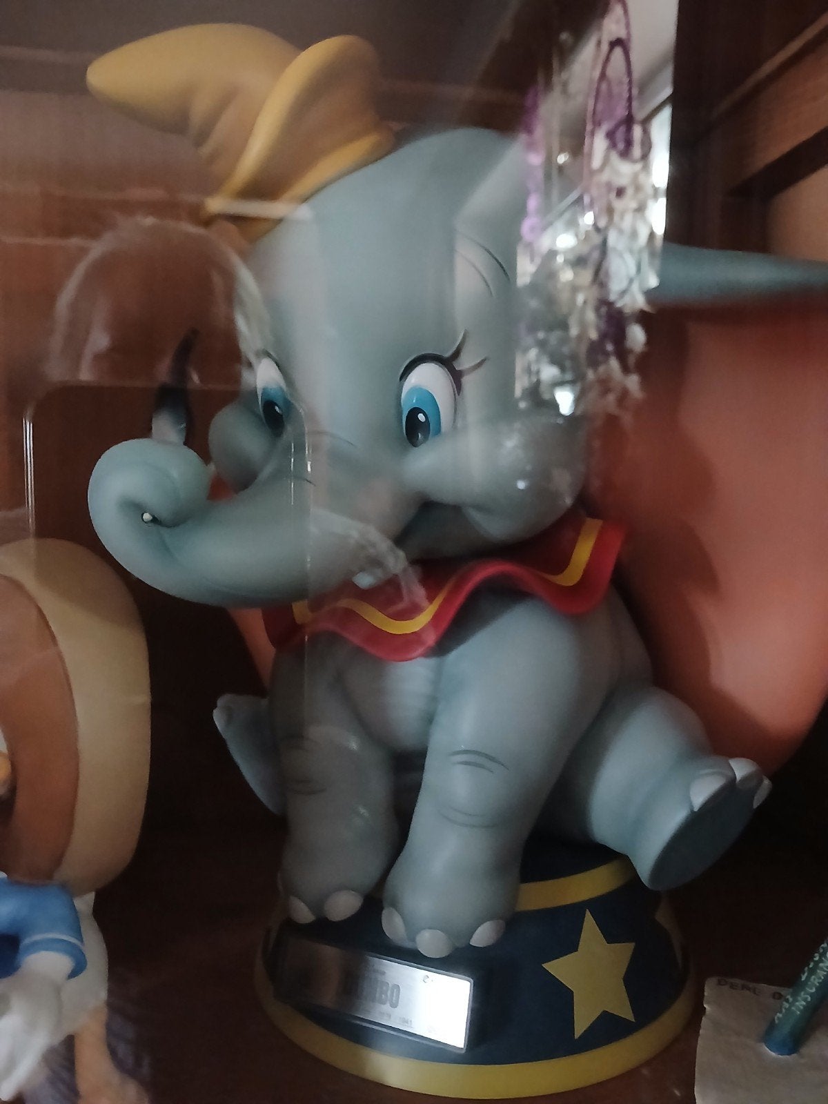 Dumbo  Beast Kingdom, Collections, Enlèvement