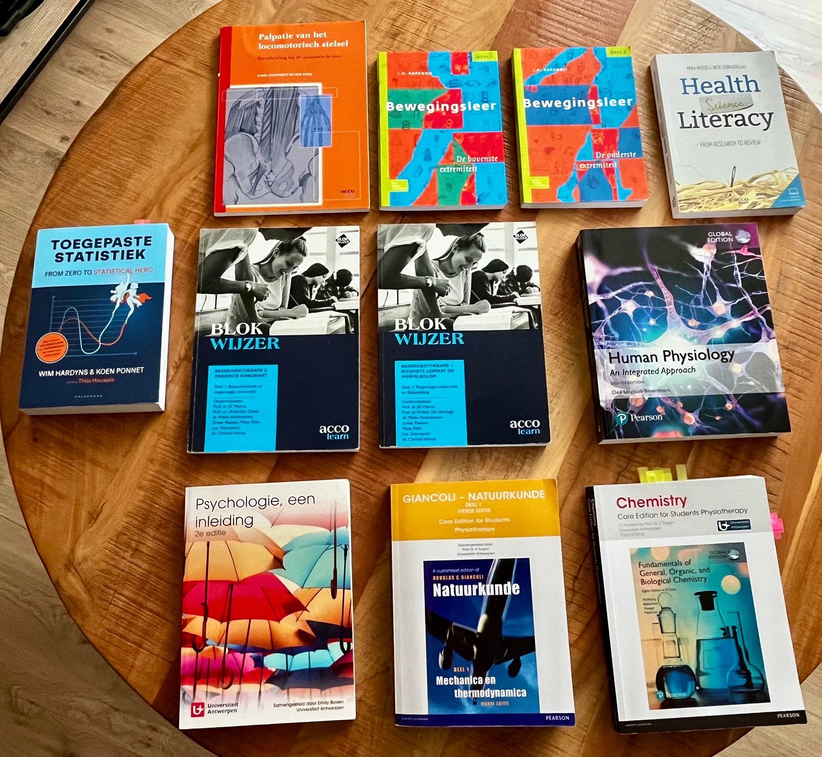 Boeken bundel bachelor 1 + skelet Universiteit Antwerpen, Boeken, Ophalen, Zo goed als nieuw