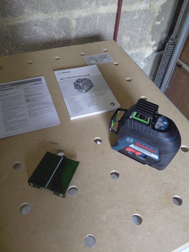 niveau laser vert  3 lignes bosch pro, Bricolage & Construction, Enlèvement, Neuf, Distance