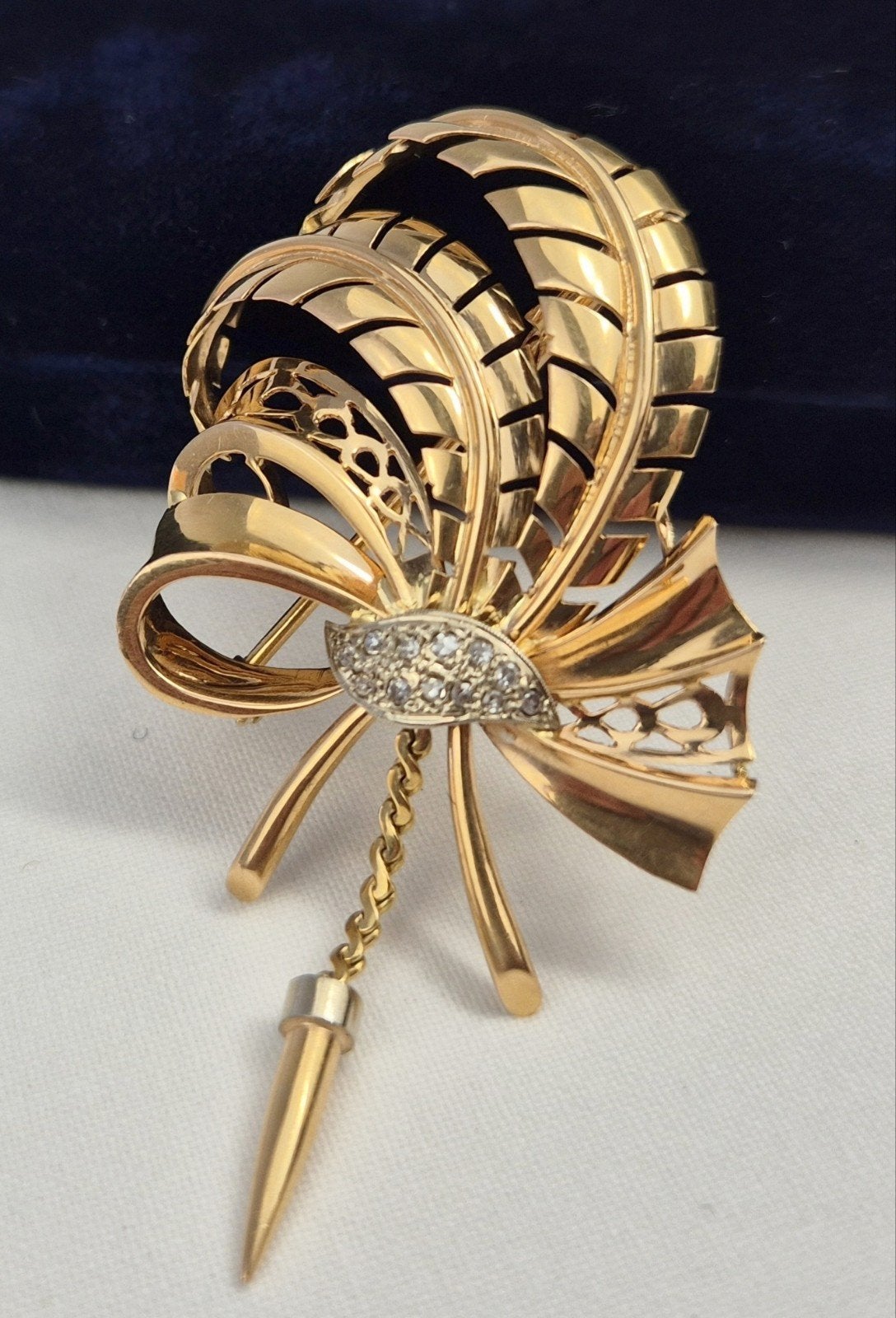 Broche ancienne, Or, Or, Enlèvement, Avec pierre précieuse