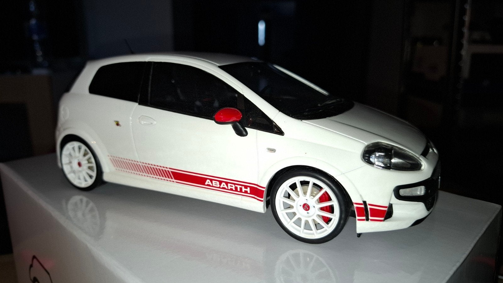 voiture miniature 1 18, Hobby & Loisirs créatifs, Enlèvement ou Envoi, Comme neuf, Voiture, OttOMobile