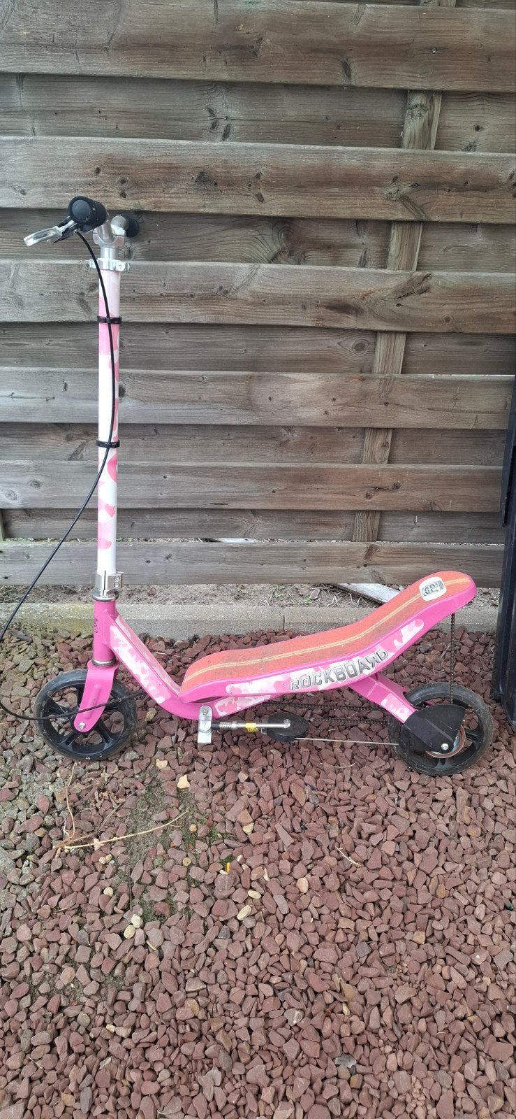 Trottinette spatiale rose, Enlèvement