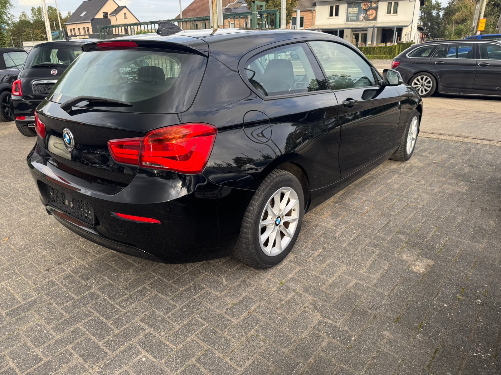 BMW116i, Auto's, 4 zetels, https://public.car-pass.be/vhr/db68a768-5d3e-4b52-afed-d9bb6068f582, Zwart, Bedrijf