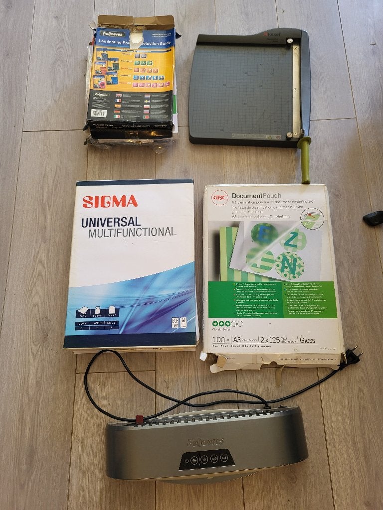 Lamineermachine en kantoorbenodigdheden, Ophalen, Zo goed als nieuw