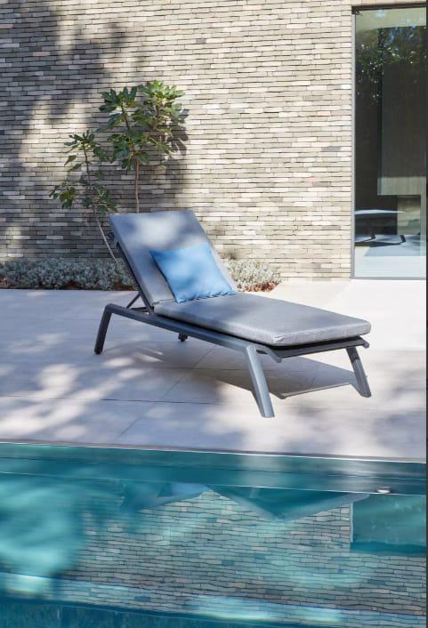 Verstelbare ligbedden (set van 2), Tuin en Terras, Ligbedden, Ophalen, Zo goed als nieuw, Aluminium