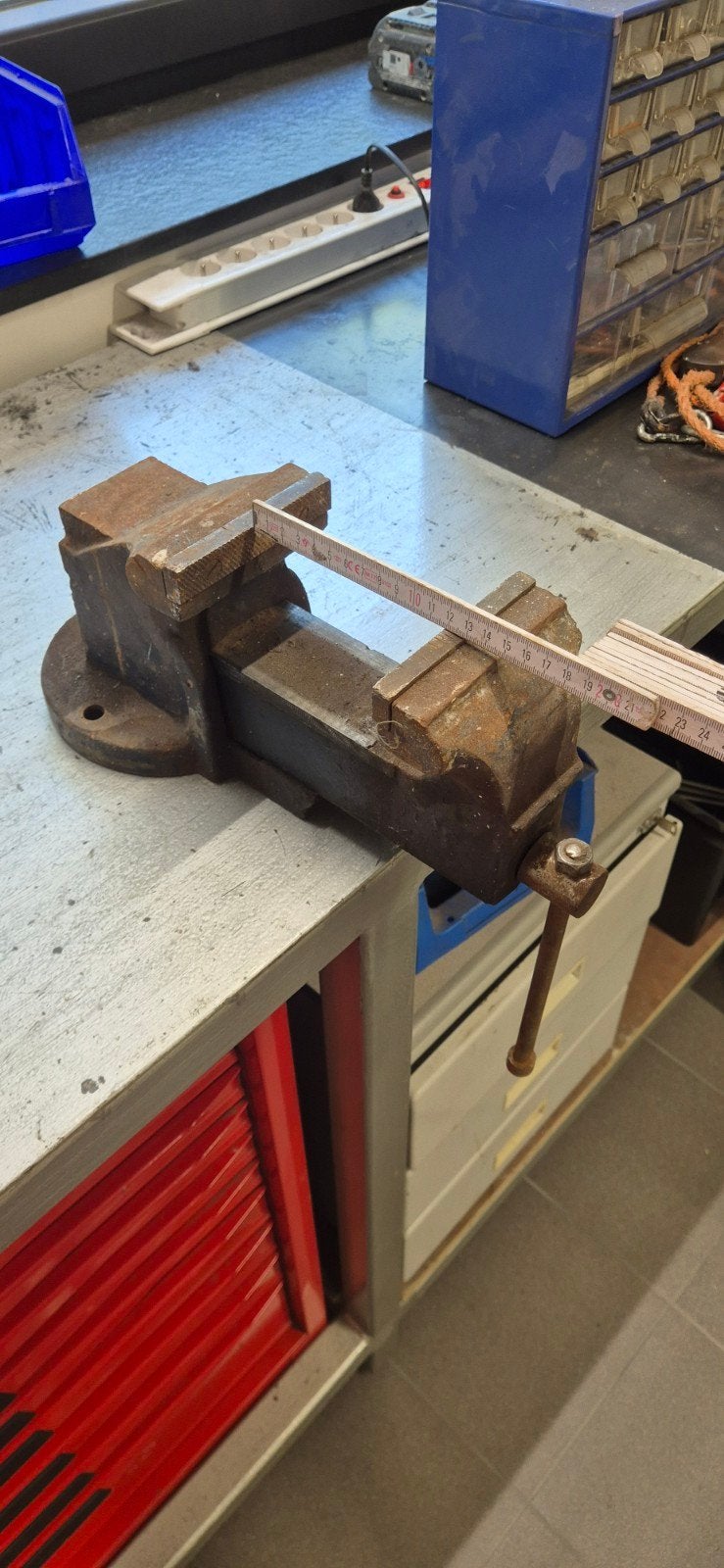 bankschroef 12cm, Doe-het-zelf en Bouw, Werkbanken, Ophalen, Bankschroef