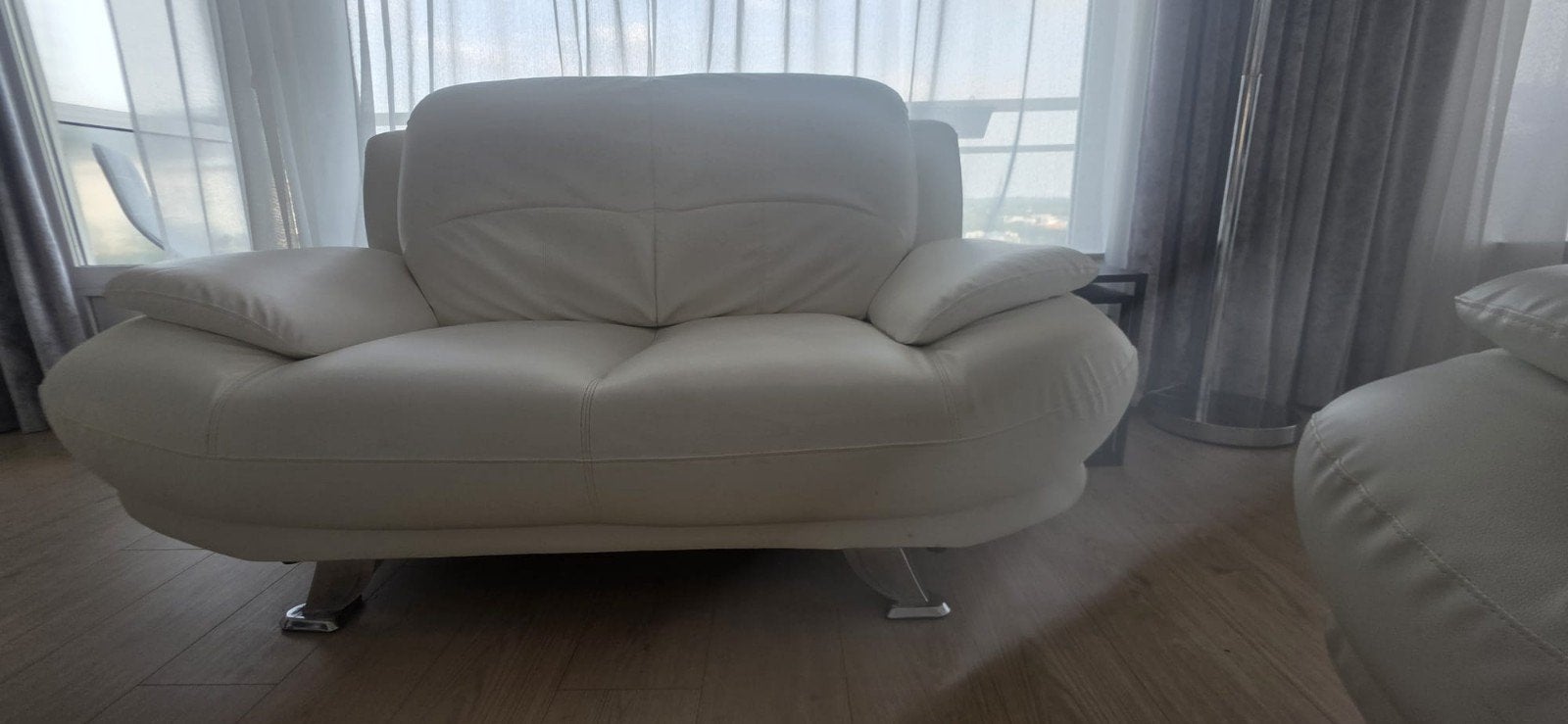 Witte leren 2-zits bank, Huis en Inrichting, Zo goed als nieuw, Tweepersoons, Leer, 150 tot 200 cm