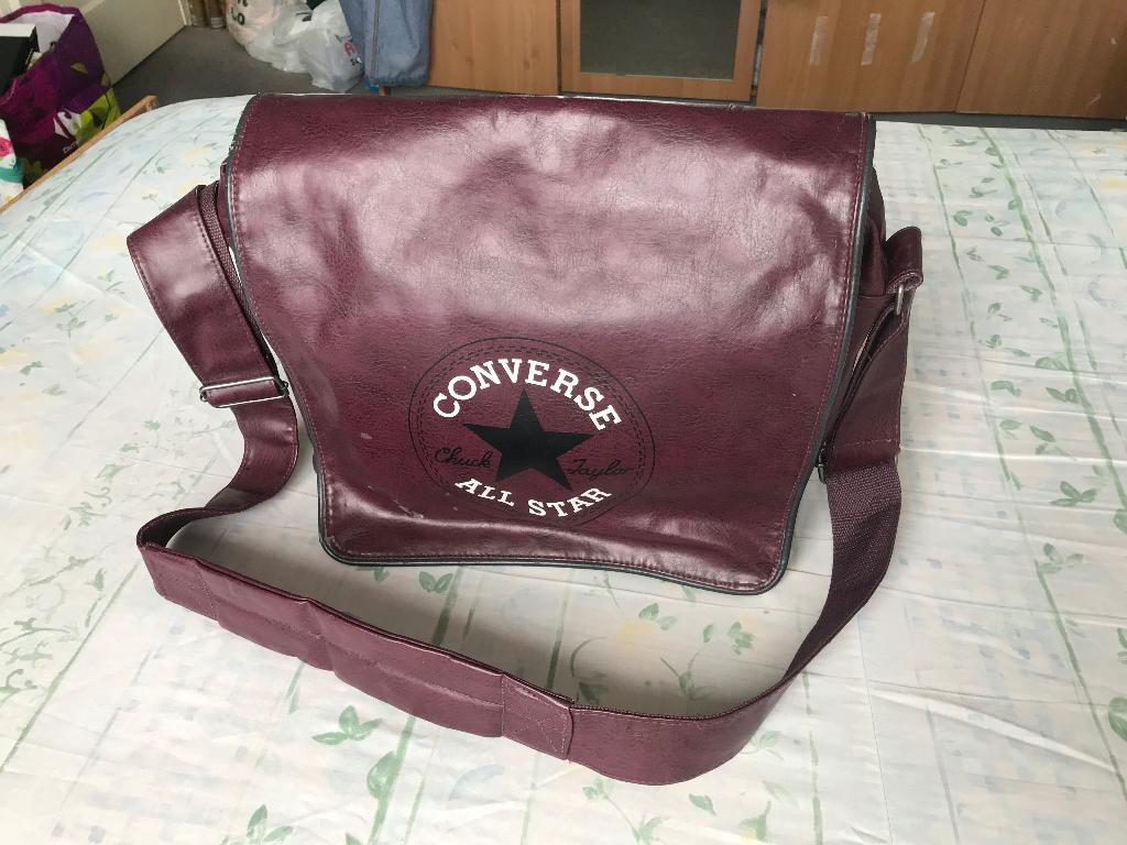 Sacs à bandoulière converse (converse all star)., Verzenden, Gebruikt, Rood, Leer
