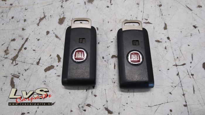 Clé d'un Fiat Fullback, Autos : Pièces & Accessoires, Autres pièces automobiles, Fiat, Utilisé, 3 mois de garantie, Enlèvement ou Envoi