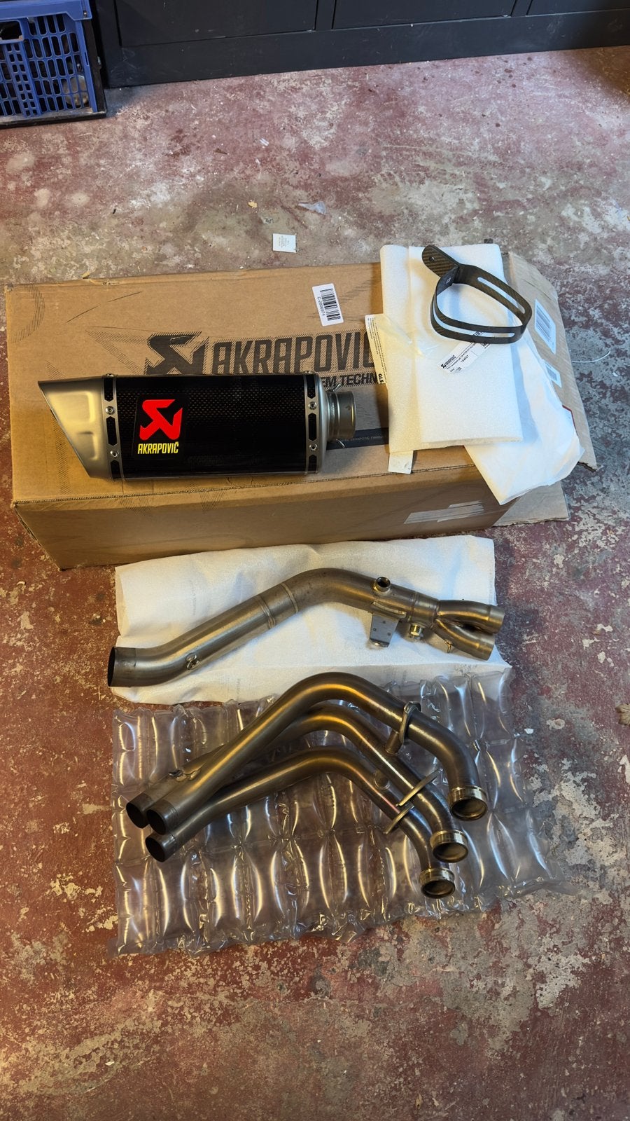 Ligne complète Akrapovic Racing MT09 2021-2023, Motos, Enlèvement, Neuf