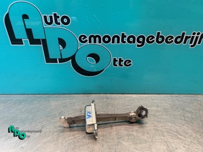Butée 4portes arrière droite d'un Peugeot 108 (108 14-), -, 3 mois de garantie, Utilisé, -