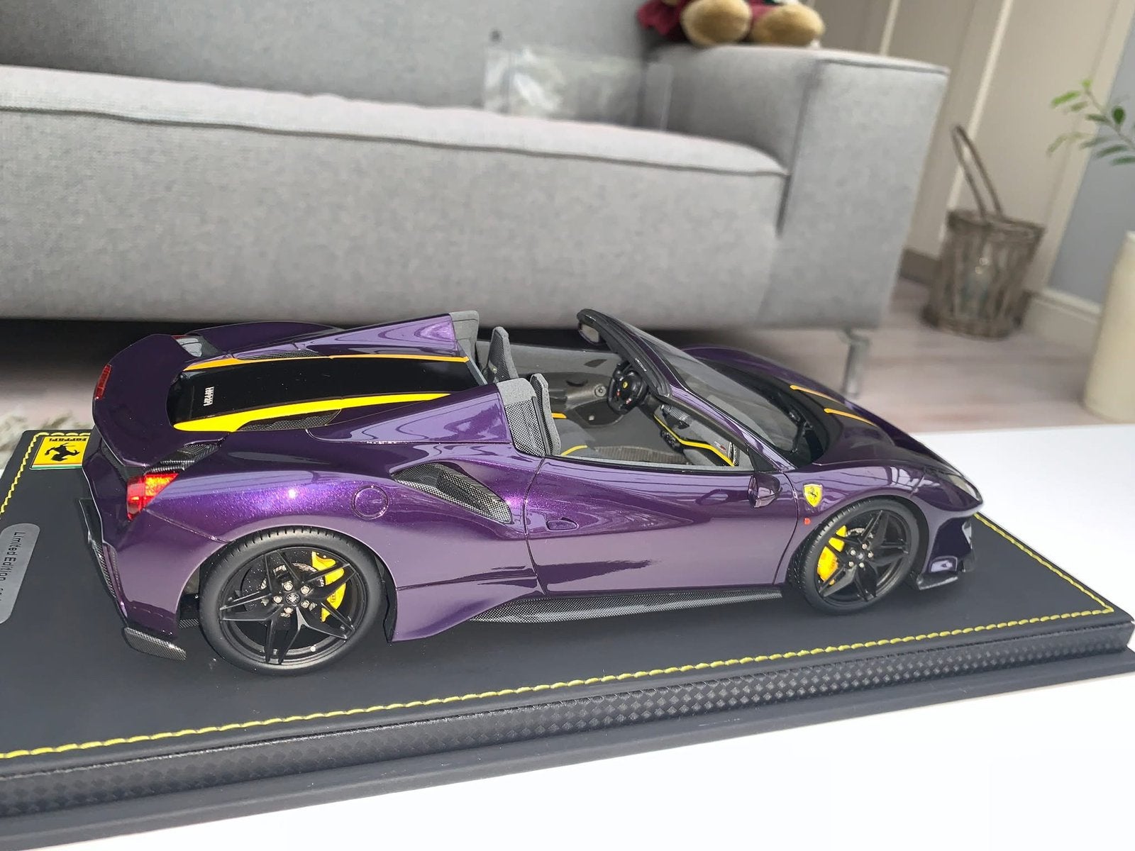 BBR 1:18 Ferrari 488 Pista Spyder (Viola Hongkong), Enlèvement ou Envoi, Comme neuf
