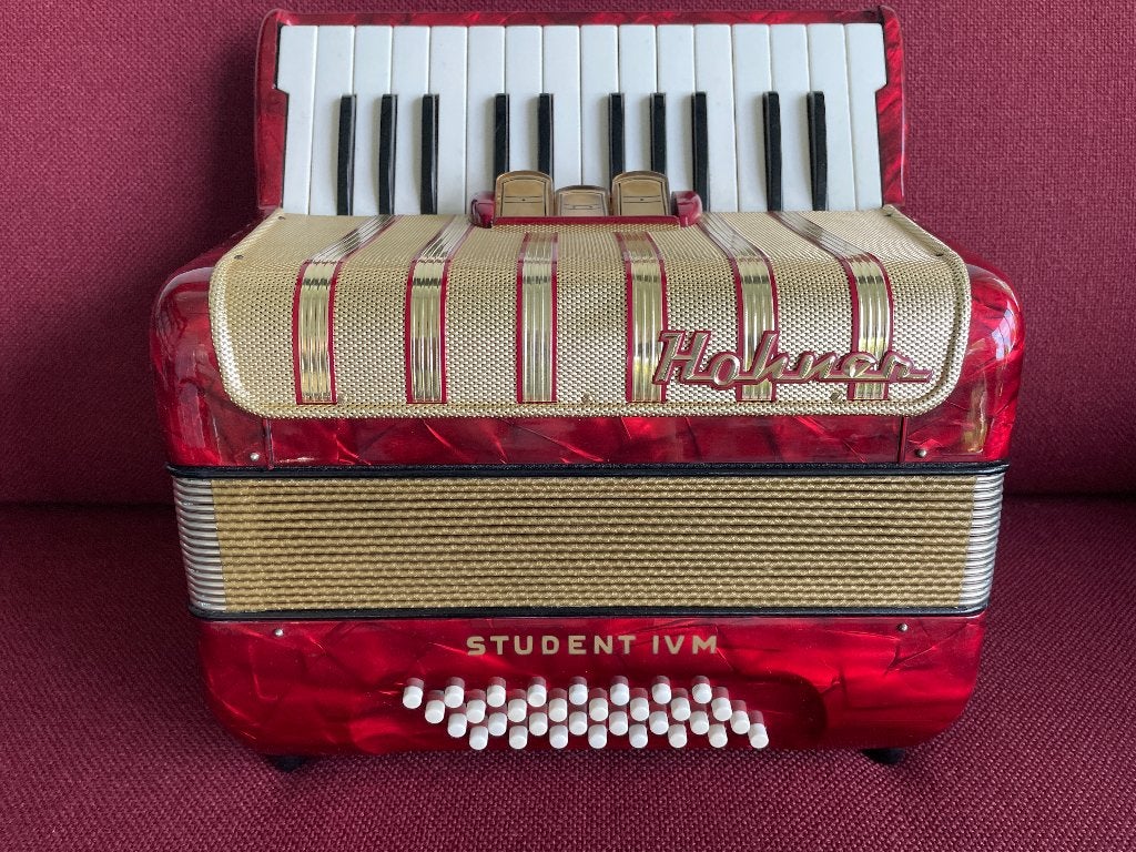 Mooie kleine duitse Hohner Student accordeon .32 bas.Licht ., Musique & Instruments, Accordéons, Utilisé, Accordéon à touches