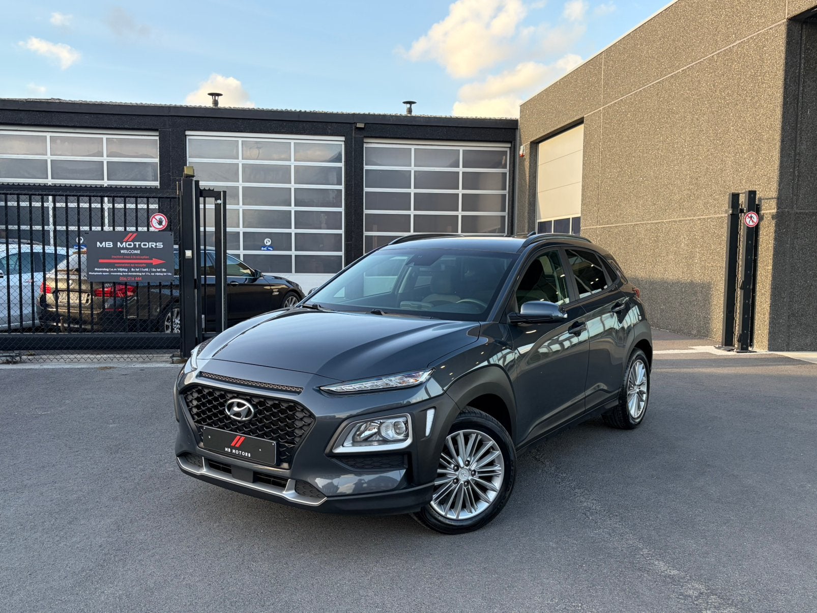 Hyundai Kona 1.0 TGDI YES!, Auto's, Voorwielaandrijving, Lane Keeping Assist, Stof, https://public.car-pass.be/vhr/8b840fcf-e696-44a7-9c3d-6e815371abcf